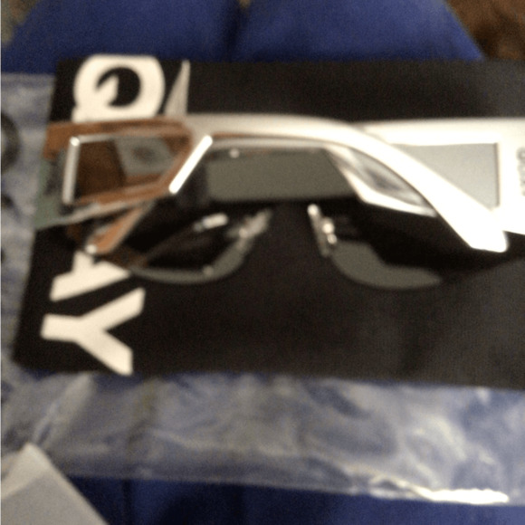 NEW! ! Rare Quay shield sunglasses main image 7